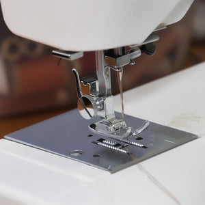 Are Sewing Machine Needles Universal?